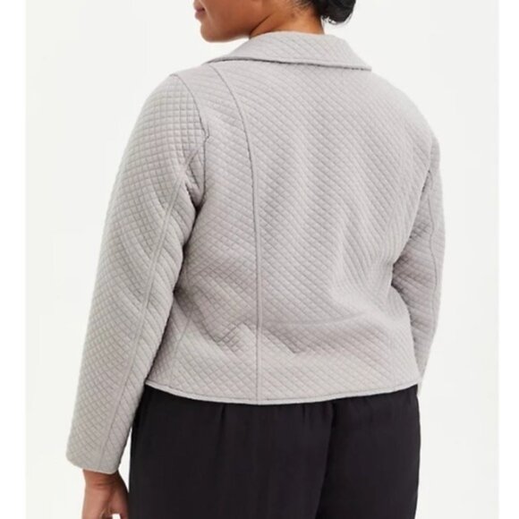 Torrid Size 6-6X Gray Pebble Quilted Knit Moto Jacket - Picture 3 of 8